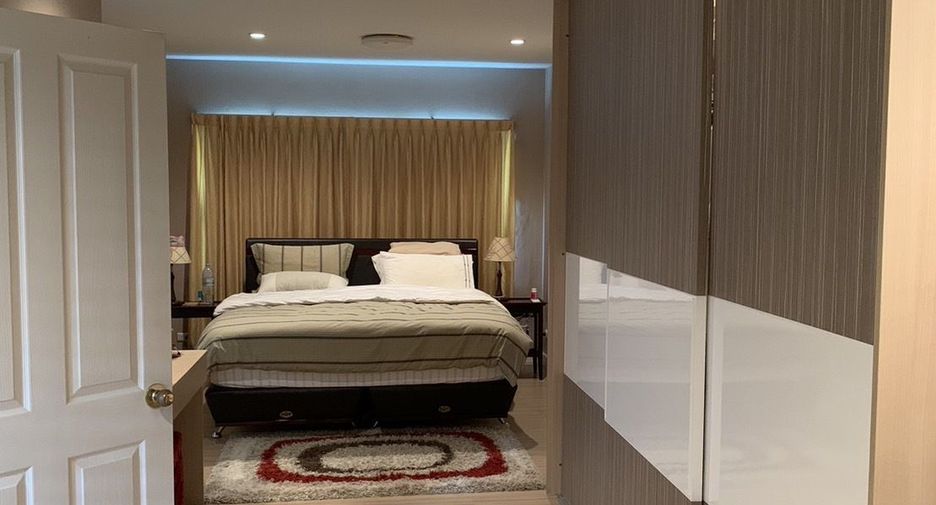 Casa adosada en venta y en alquiler de 3 habitaciones en Bueng Kum, Bangkok