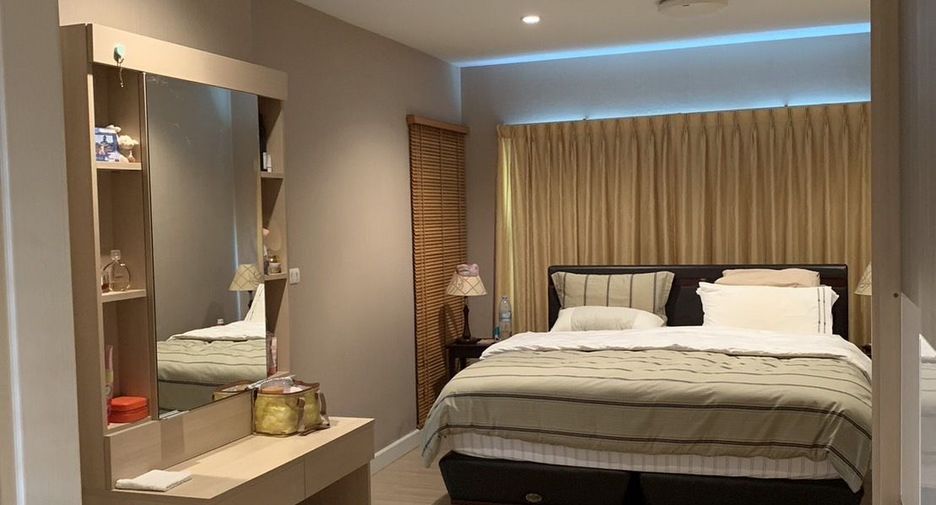Casa adosada en venta y en alquiler de 3 habitaciones en Bueng Kum, Bangkok