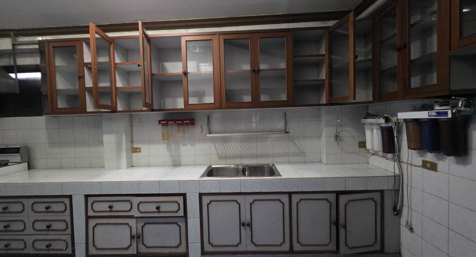 Haus zum Kauf mit 3 Zimmer in Bang Kapi, Bangkok