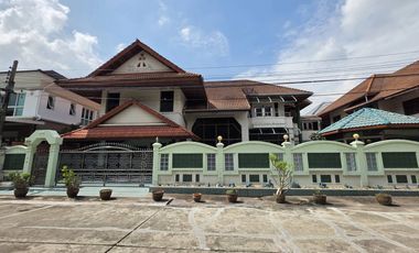 Haus zum Kauf mit 3 Zimmer in Bang Kapi, Bangkok