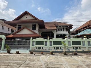 Haus zum Kauf mit 3 Zimmer in Bang Kapi, Bangkok