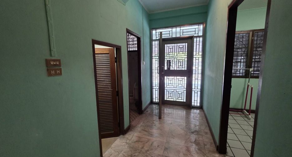 Haus zum Kauf mit 3 Zimmer in Bang Kapi, Bangkok