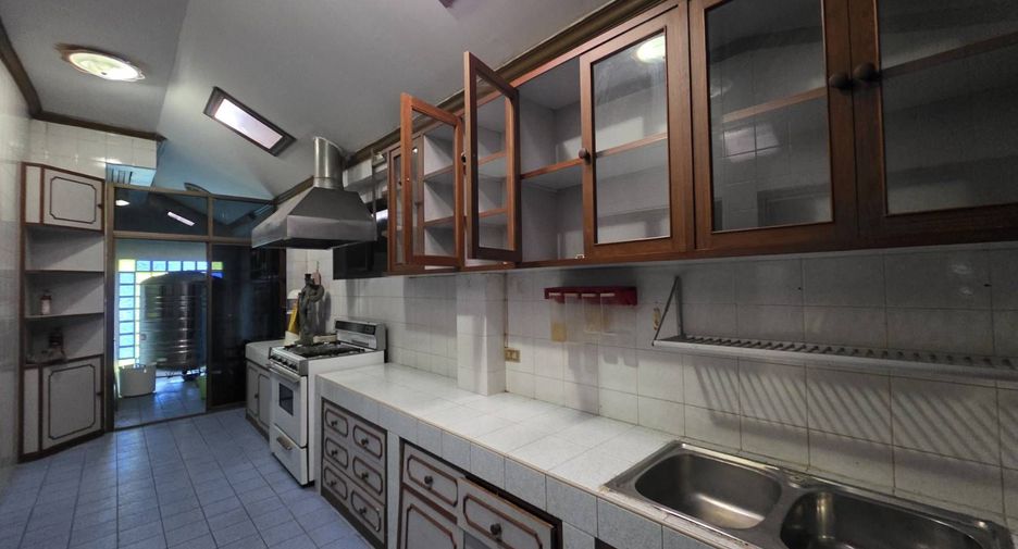 Haus zum Kauf mit 3 Zimmer in Bang Kapi, Bangkok