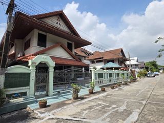 Haus zum Kauf mit 3 Zimmer in Bang Kapi, Bangkok