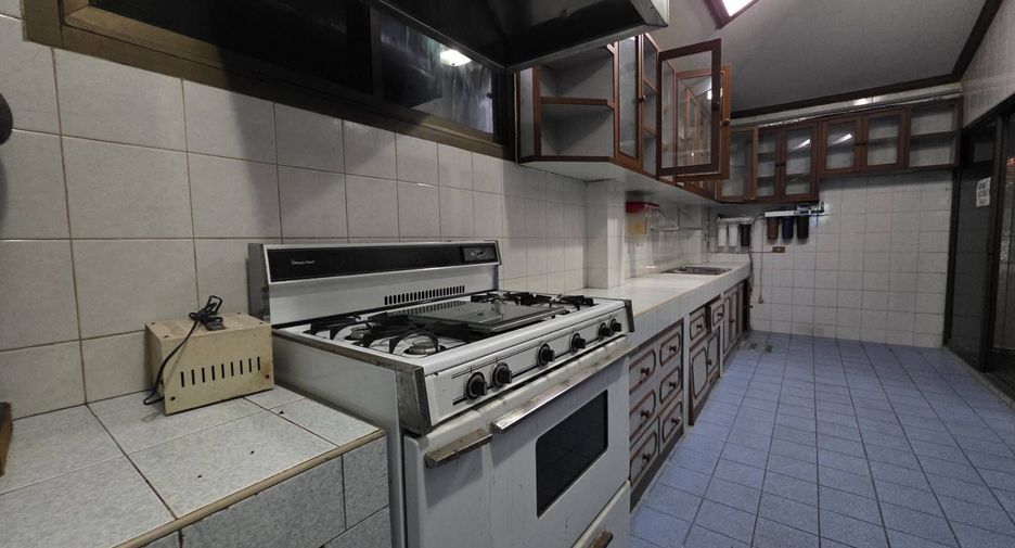 Haus zum Kauf mit 3 Zimmer in Bang Kapi, Bangkok