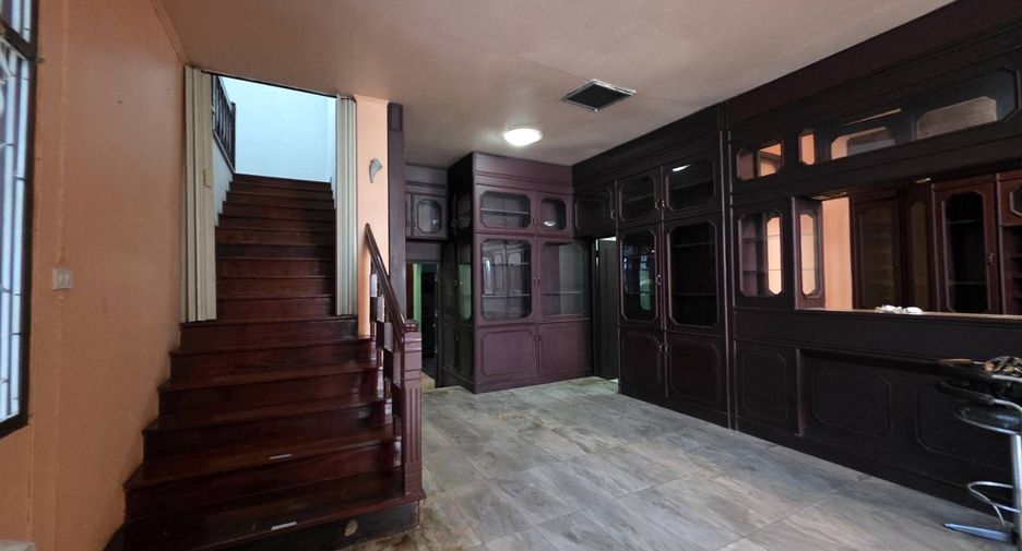 Haus zum Kauf mit 3 Zimmer in Bang Kapi, Bangkok