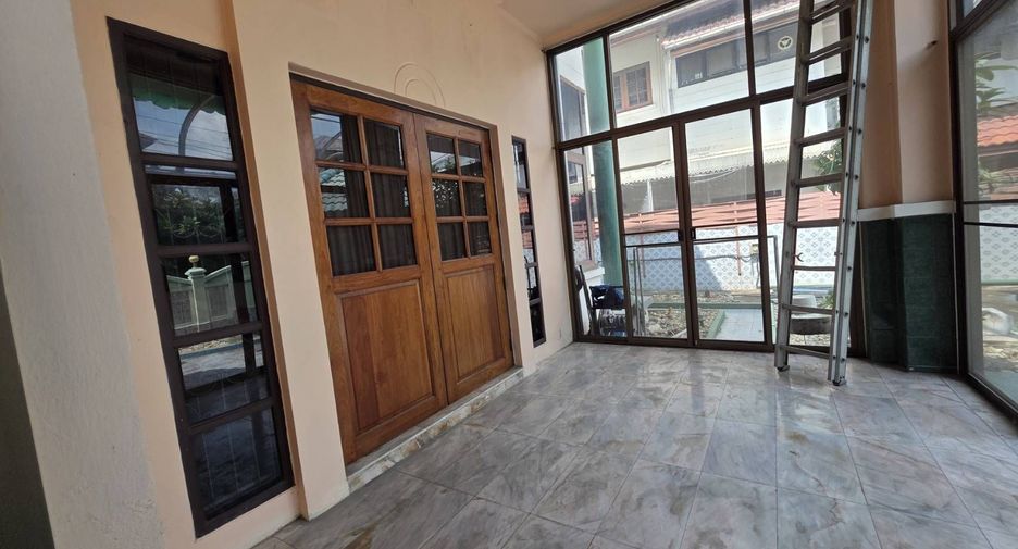 Haus zum Kauf mit 3 Zimmer in Bang Kapi, Bangkok