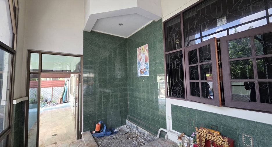 Haus zum Kauf mit 3 Zimmer in Bang Kapi, Bangkok