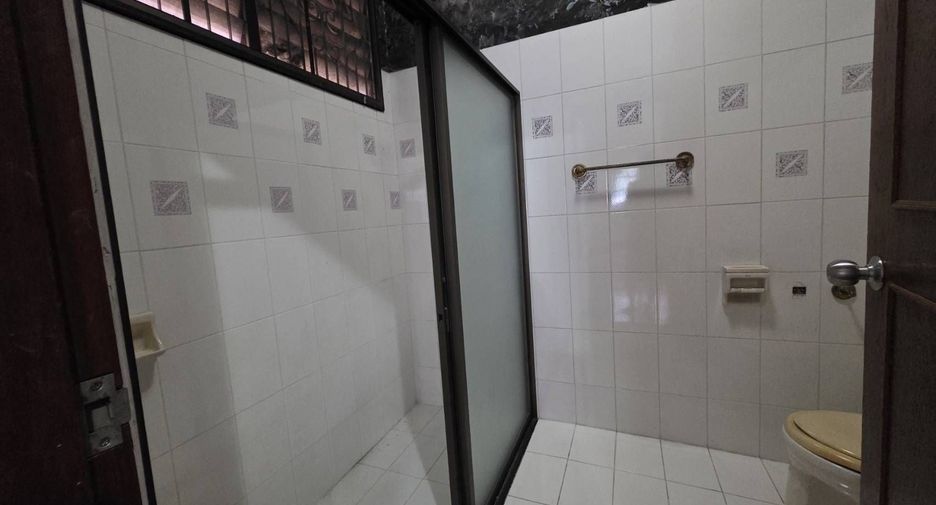 Haus zum Kauf mit 3 Zimmer in Bang Kapi, Bangkok