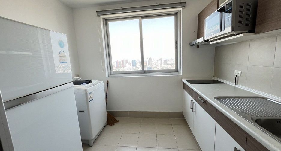 For rent 2 bedrooms condo in Watthana, Bangkok