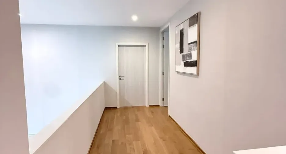 Casa adosada en alquiler de 3 habitaciones en Saphan Sung, Bangkok