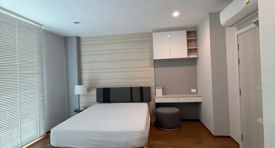 Casa adosada en alquiler de 3 habitaciones en Saphan Sung, Bangkok