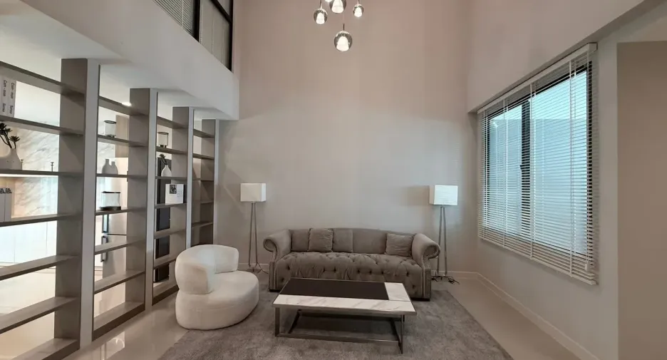 Casa adosada en alquiler de 3 habitaciones en Saphan Sung, Bangkok