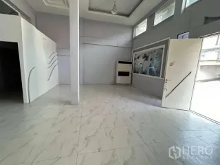 出租 仓库 在 Bang Phli, Samut Prakan