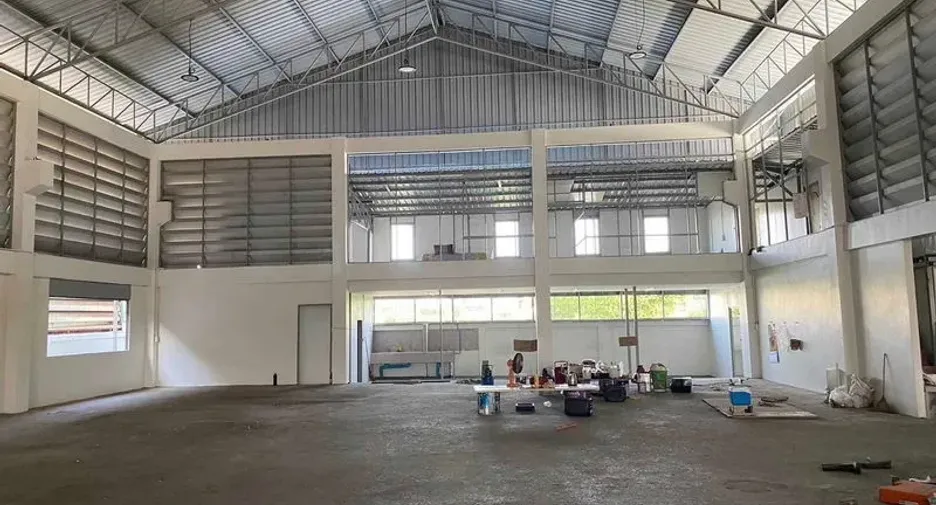 Almacén en alquiler y en venta en Mueang Samut Prakan, Samut Prakan