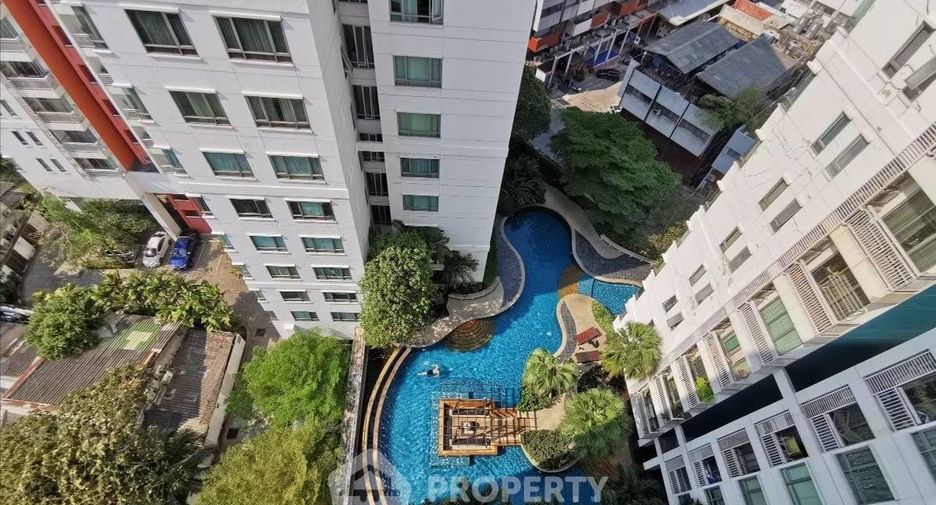 For sale 1 bed condo in Khlong Toei, Bangkok