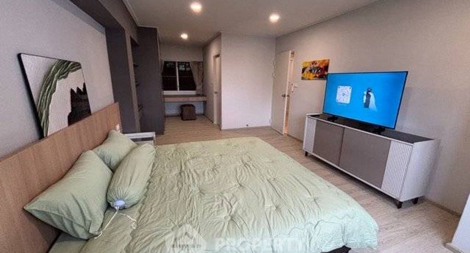For rent 3 bedrooms condo in Watthana, Bangkok