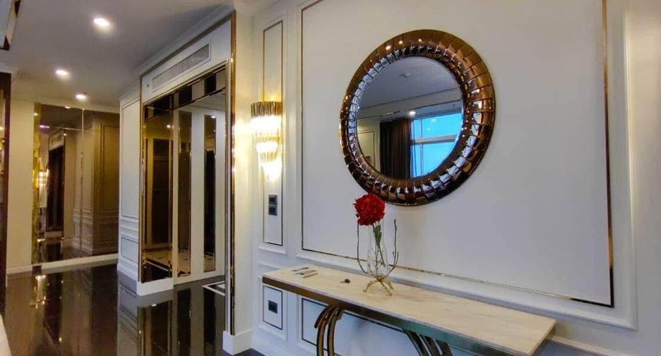 For rent 4 ベッドルーム condo in Huai Khwang, Bangkok