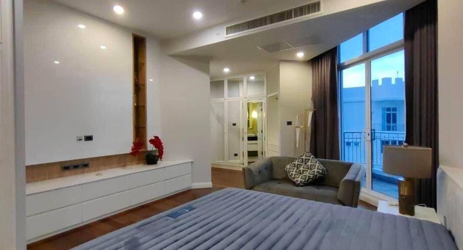 For rent 4 ベッドルーム condo in Huai Khwang, Bangkok