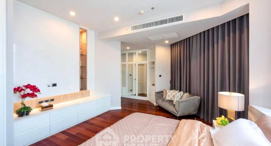 For rent 4 ベッドルーム condo in Huai Khwang, Bangkok