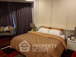 For rent 4 bedrooms condo in Huai Khwang, Bangkok