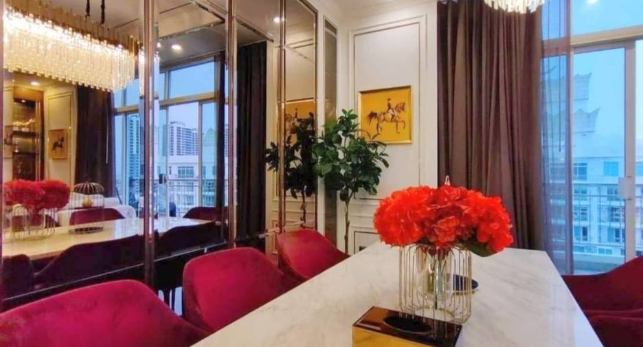 For rent 4 ベッドルーム condo in Huai Khwang, Bangkok