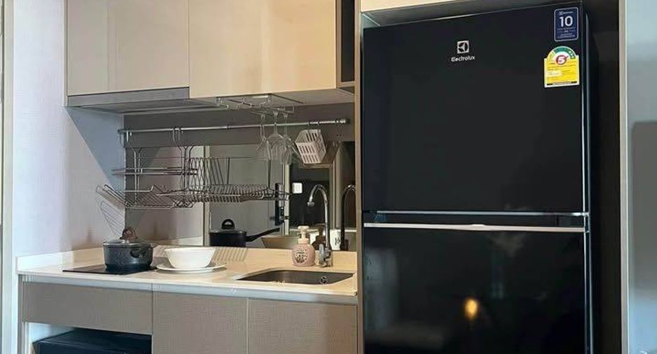 Wohnung zur Miete mit 1 Zimmer in Huai Khwang, Bangkok