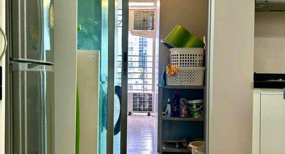 For rent 2 ベッドルーム condo in Huai Khwang, Bangkok