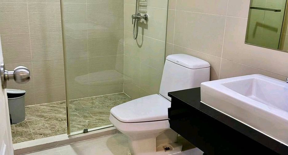 For rent 2 ベッドルーム condo in Huai Khwang, Bangkok