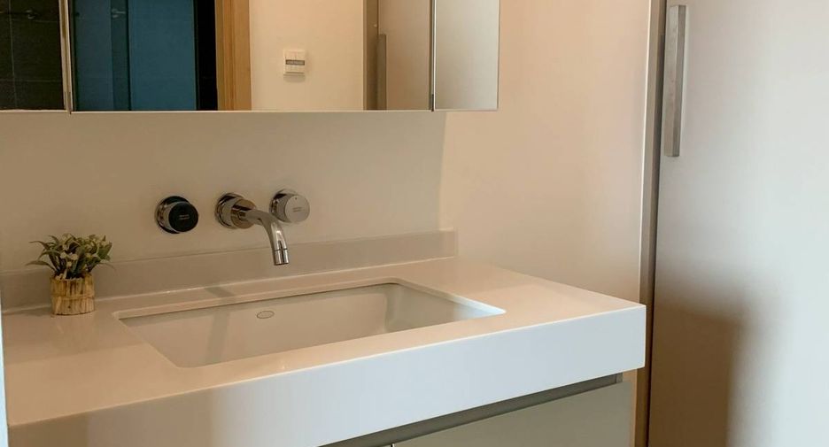 Condo en alquiler de 2 habitaciones en Khlong Toei, Bangkok