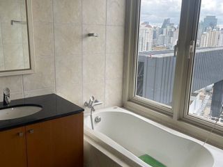 Condo en venta de 4 habitaciones en Watthana, Bangkok