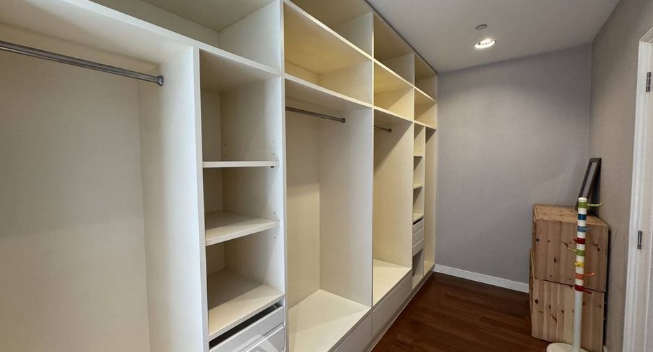 Wohnung zum Kauf mit 3 Zimmer in Watthana, Bangkok