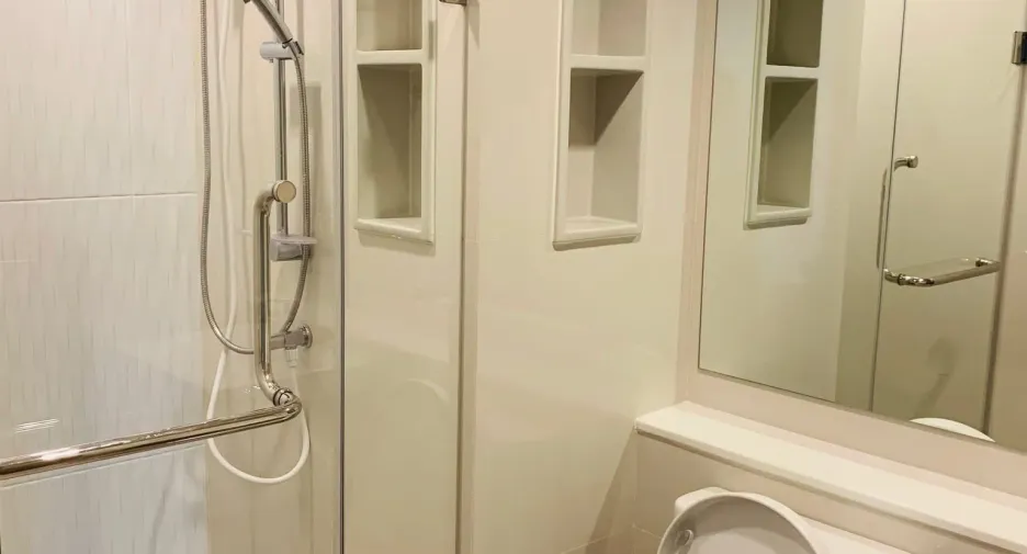 For rent 1 bed condo in Huai Khwang, Bangkok