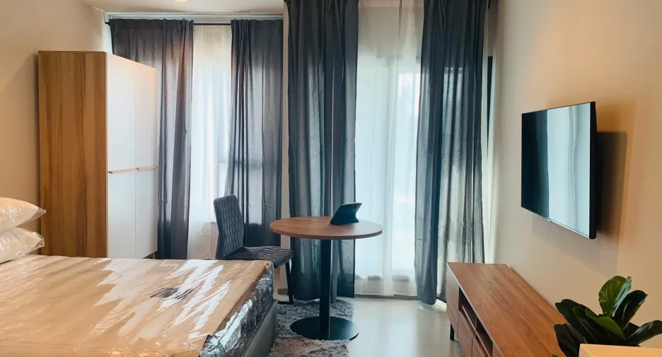 For rent 1 bed condo in Huai Khwang, Bangkok