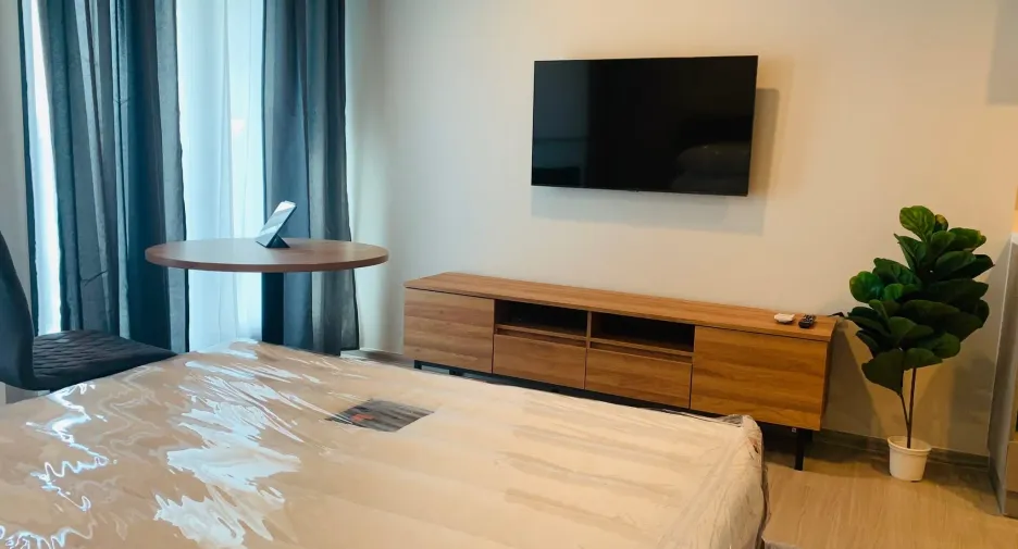 For rent 1 bed condo in Huai Khwang, Bangkok