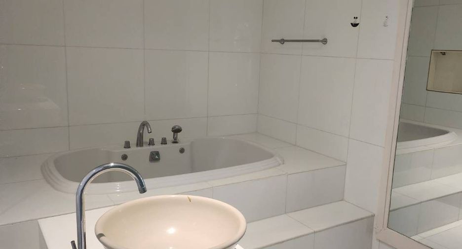 Villa zum Kauf und zur Miete mit 4 Zimmer in Mueang Phuket, Phuket