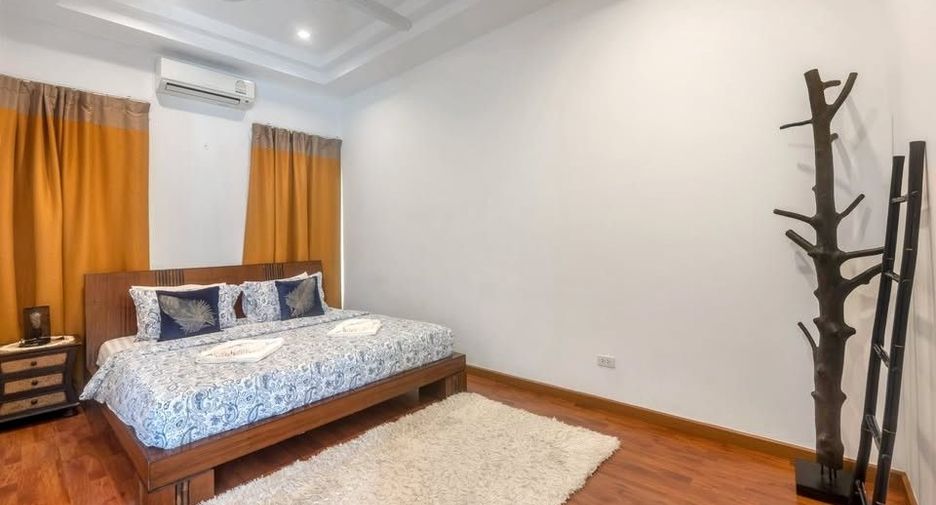 À louer 4 chambres villa à Mueang Phuket, Phuket