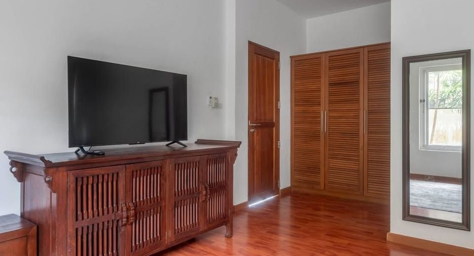 À louer 4 chambres villa à Mueang Phuket, Phuket