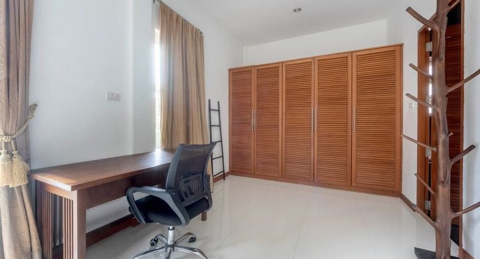 À louer 4 chambres villa à Mueang Phuket, Phuket