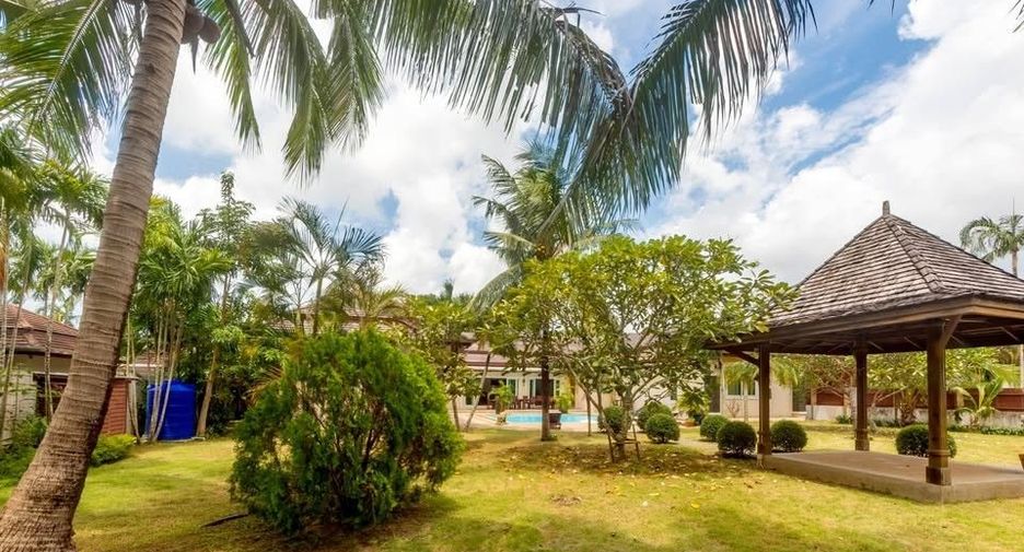 À louer 4 chambres villa à Mueang Phuket, Phuket