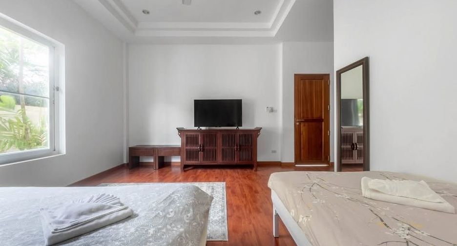 À louer 4 chambres villa à Mueang Phuket, Phuket