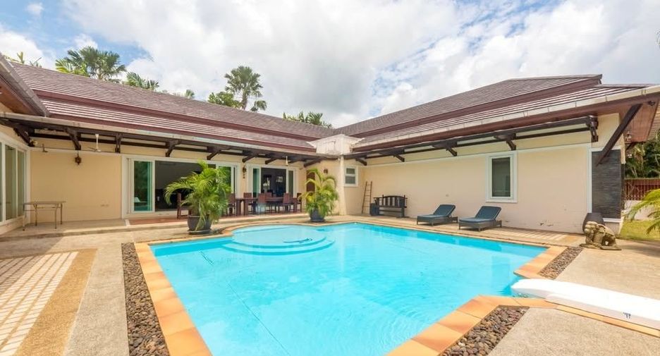 À louer 4 chambres villa à Mueang Phuket, Phuket