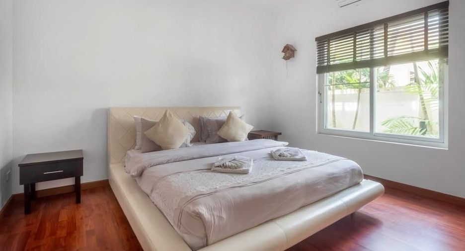 À louer 4 chambres villa à Mueang Phuket, Phuket