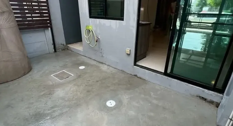 For sale 4 bedrooms townhouse in Prawet, Bangkok
