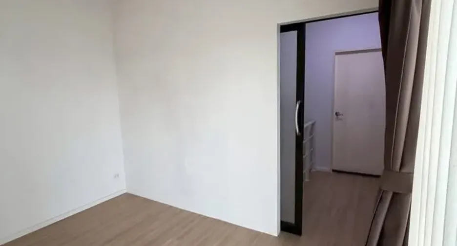 For sale 4 bedrooms townhouse in Prawet, Bangkok