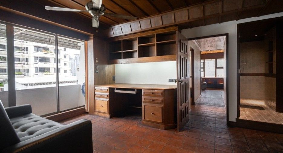 For rent 2 bedrooms condo in Sathon, Bangkok