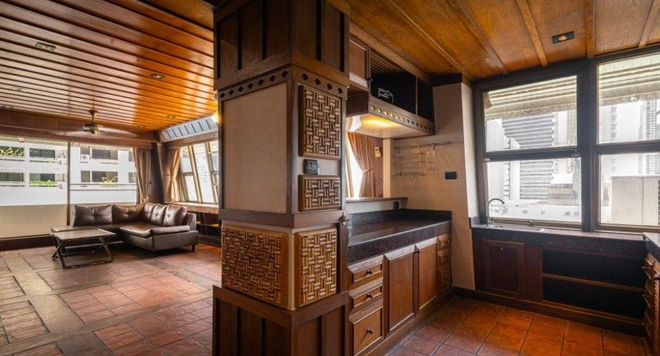 For rent 2 bedrooms condo in Sathon, Bangkok