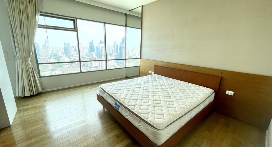 Condo en alquiler de 3 habitaciones en Khlong Toei, Bangkok