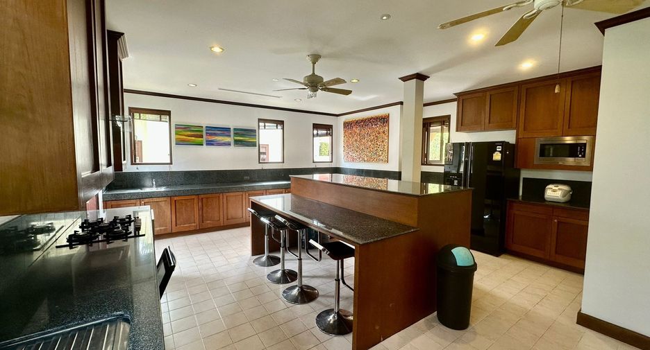 Villa zum Kauf mit 5 Zimmer in Thalang, Phuket