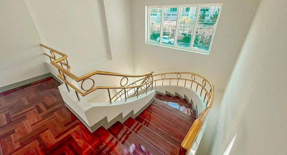 Casa en alquiler de 3 habitaciones en Lat Krabang, Bangkok